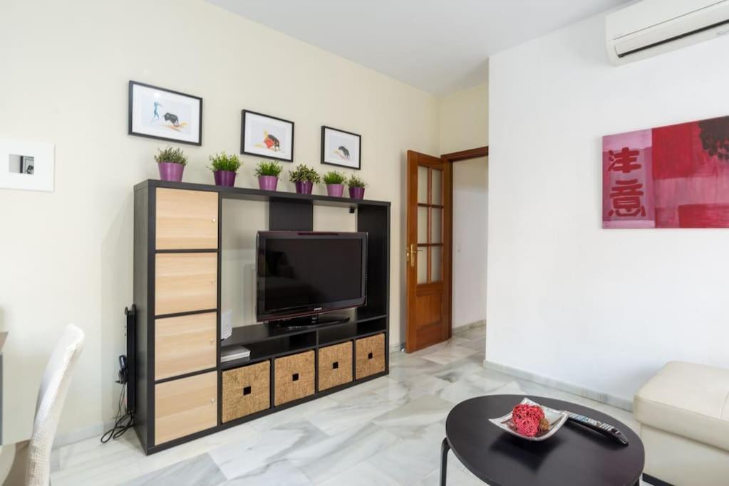 Bright, Quiet And Nice Ground Floor In The Center Màlaga Exteriér fotografie